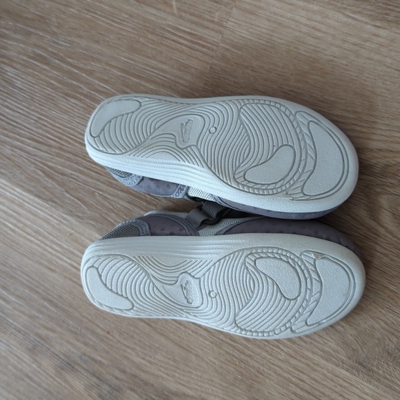 Speedo Swim Shoes - Picture 2 of 3